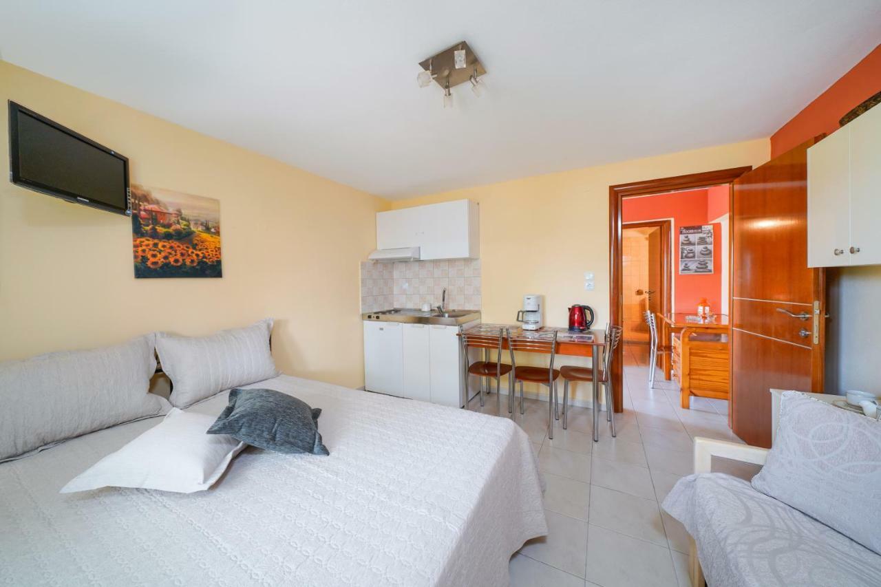 Thomas Apartments Skála Marión Esterno foto