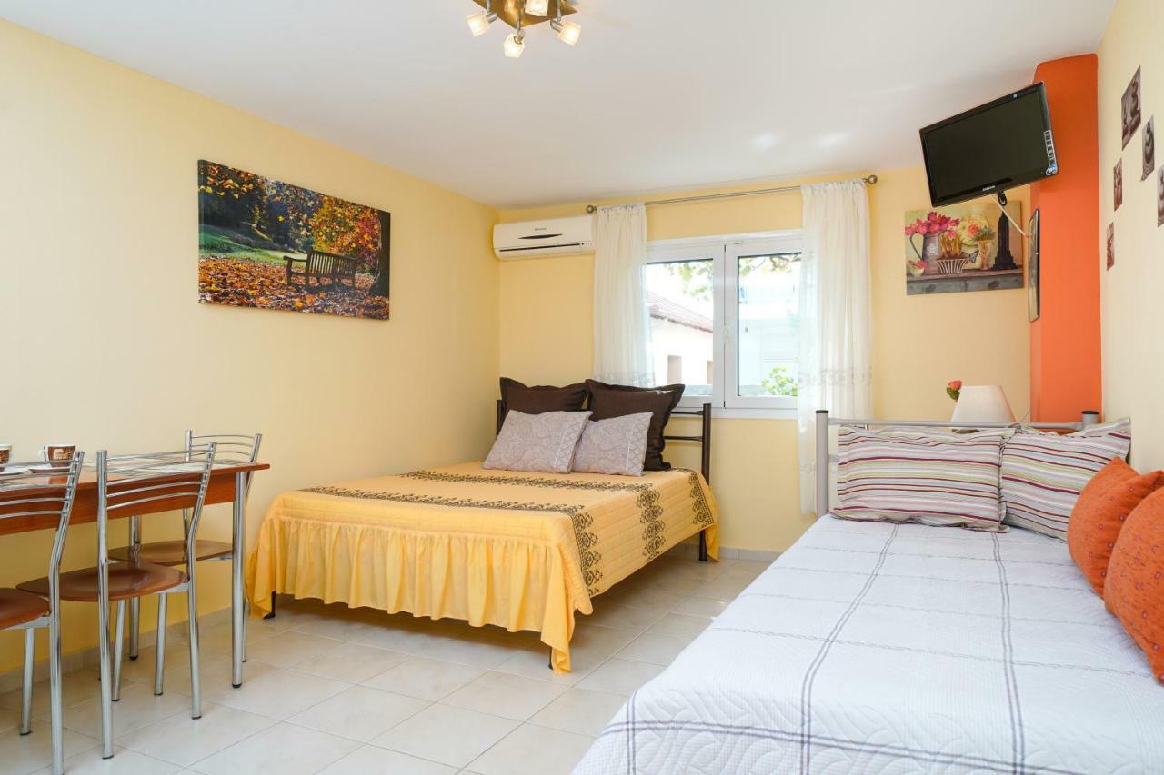 Thomas Apartments Skála Marión Esterno foto